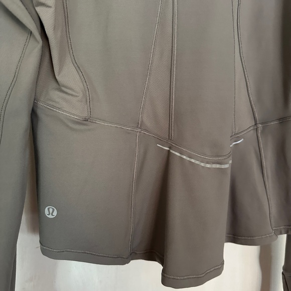 lululemon Long-Sleeve Shirt - Picture 7 of 9